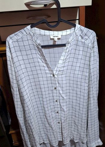 Koton  Kareli V Yaka Düğmeli Kadın Gömlek - Görsel 2