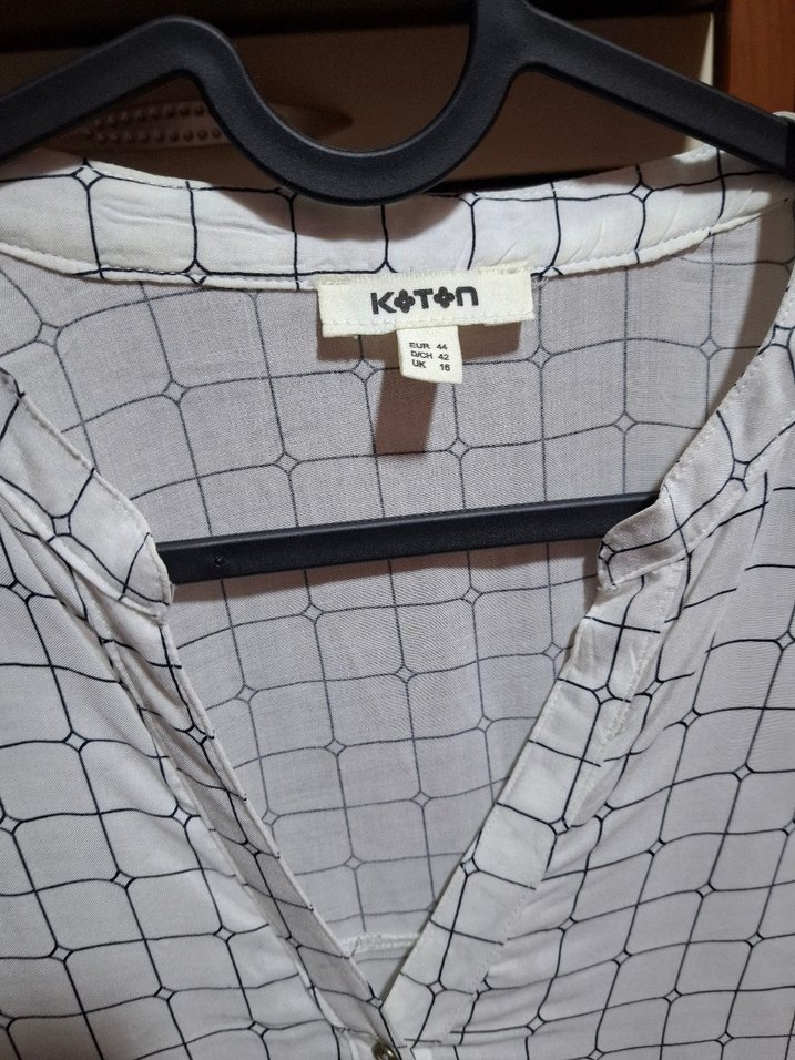 Koton  Kareli V Yaka Düğmeli Kadın Gömlek - Görsel 3