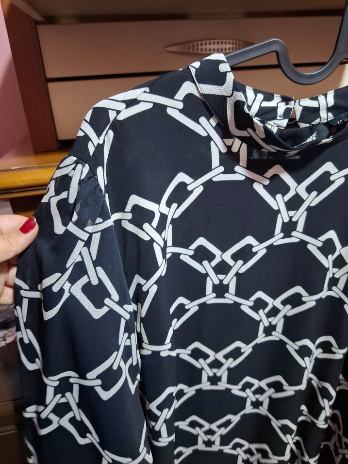 LCW Zincir Desenli Siyah Uzun Kollu Bluz - Görsel 2