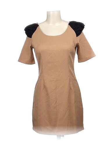 PreLoved Kısa Elbise %70 İndirimli.
