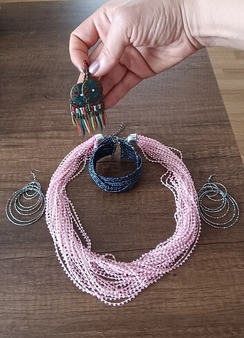 Kolye ve küpe 