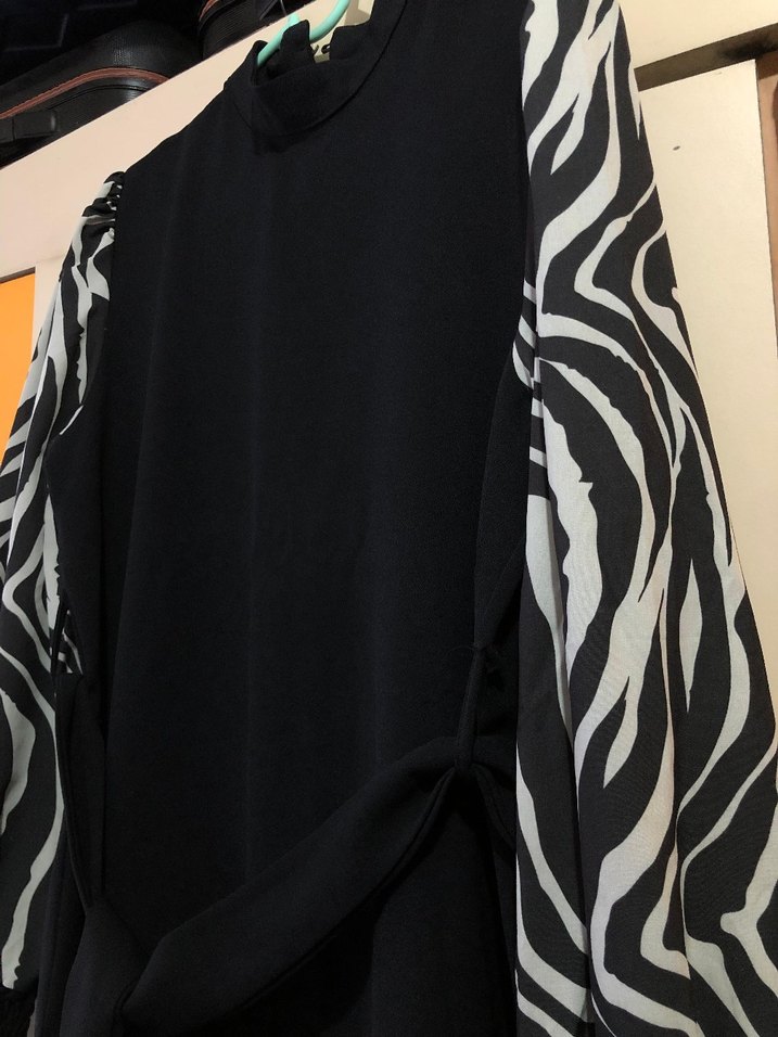 Zebra Desenli Uzun Siyah Kadın Elbise - Görsel 2