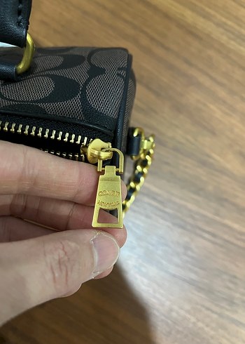 Coach Zincir Detaylı Siyah Deri El Çantası - Görsel 4