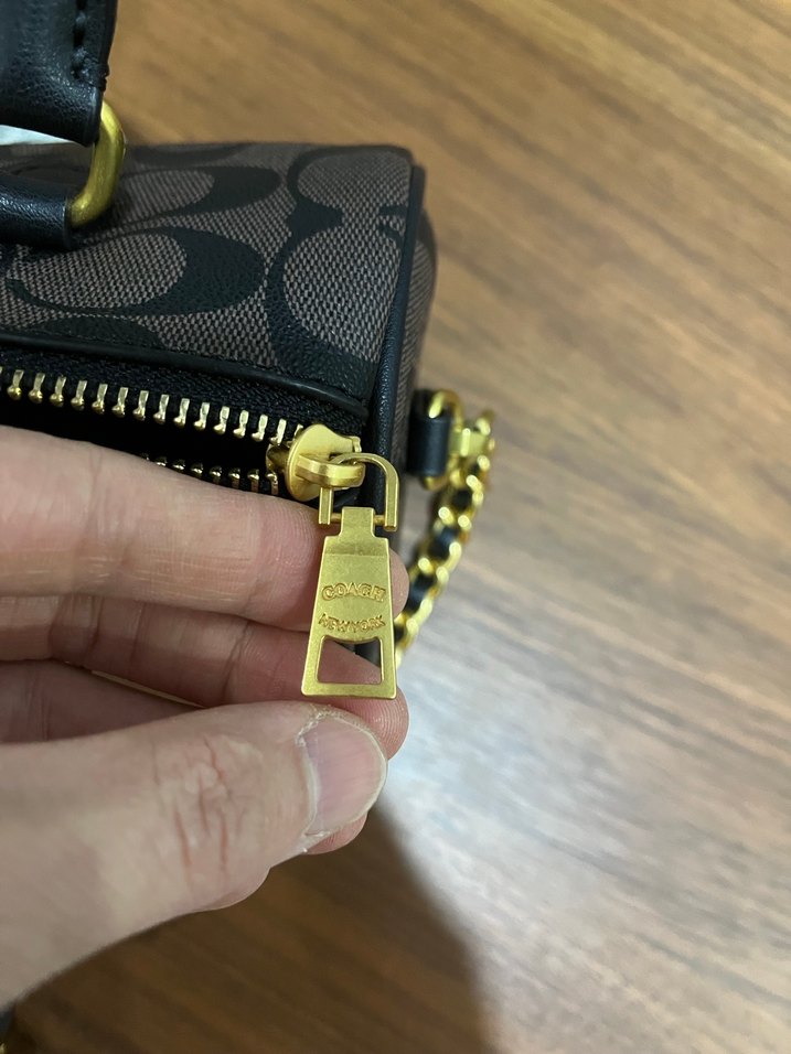 Coach Zincir Detaylı Siyah Deri El Çantası - Görsel 4