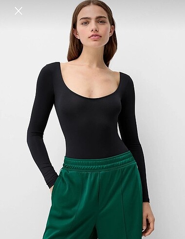 BERSHKA uzun kollu genis yaka body