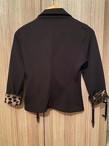 m Beden siyah Renk Kol Detaylı Blazer