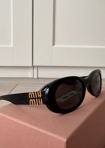 Miu Miu orijinal güneş gözlüğü - Görsel 6