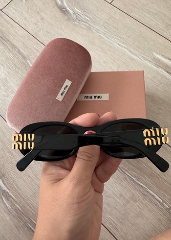 Miu Miu orijinal güneş gözlüğü - Görsel 3