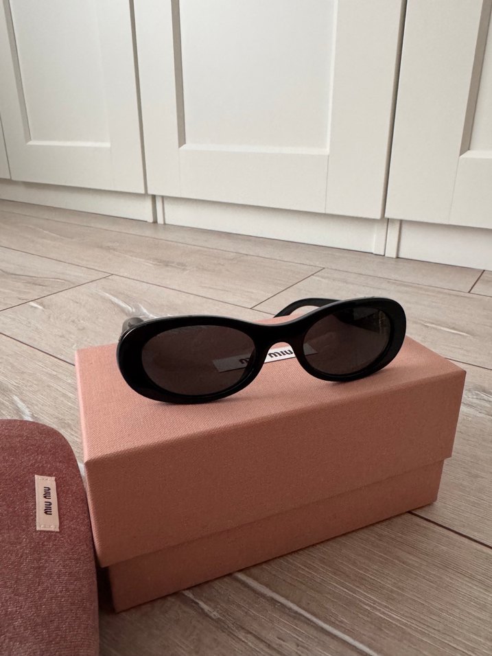 Miu Miu orijinal güneş gözlüğü - Görsel 5