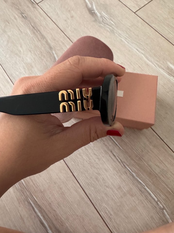 Miu Miu orijinal güneş gözlüğü - Görsel 4