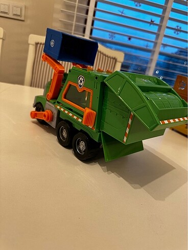  Beden Paw Patrol Rocky geri dönüşüm kamyonu