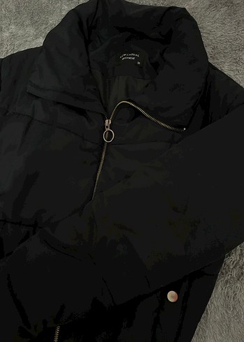 Siyah Yüksek Yakalı Kürklü Kolsuz Mont - Görsel 3