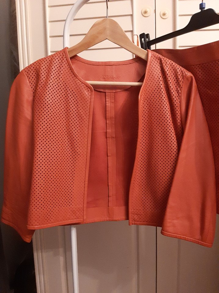 Deri Ceket ve Etek Takımı - Görsel 2