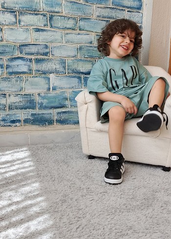 Gap çocuk mickey takımı