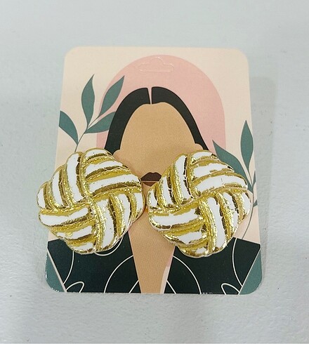Gold detaylı vintage küpe