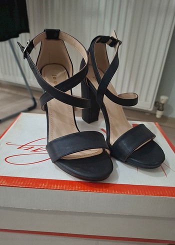 Diğer Sik Siyah Topuklu Sandalet