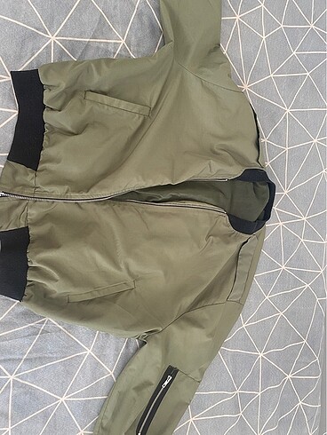 Haki yeşili bomber ceket