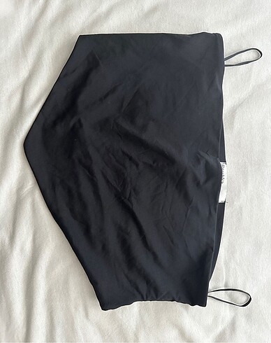 Bershka sırt dekolteki crop büstiyer
