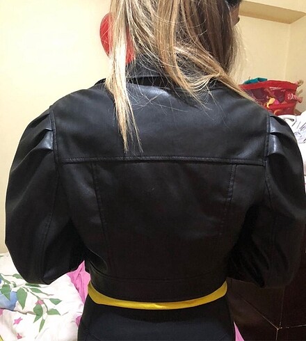 m Beden siyah Renk Bershka deri crop ceket