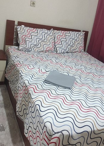 Beyaz Üzerine Dalgalı Baskılı Nevresim Takımı - Görsel 3