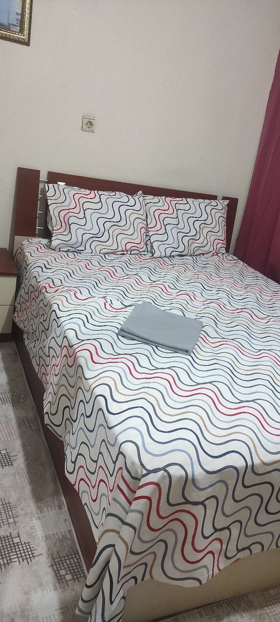 Beyaz Üzerine Dalgalı Baskılı Nevresim Takımı - Görsel 3