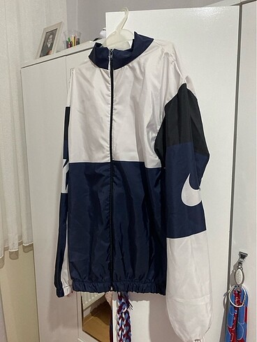 nike yağmurluk