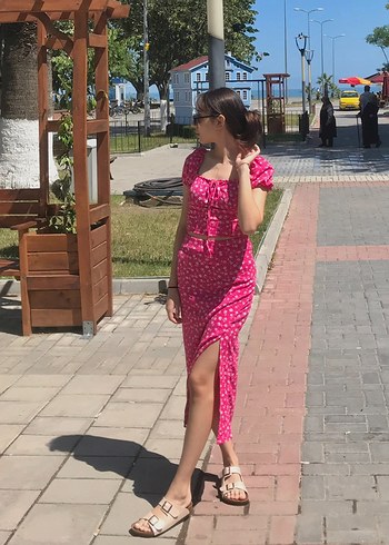 Trendyol & Milla Pembe büstiyer ve Uzun yırtmaçlı etek (TAKIM)