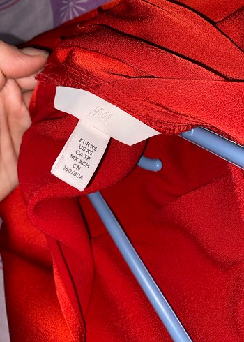 Uzun Kollu Kırmızı Saten gömlek - Görsel 4