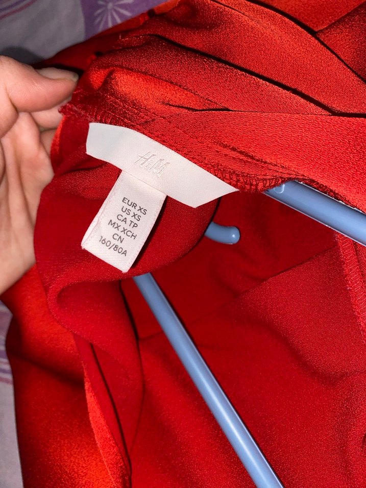 Uzun Kollu Kırmızı Saten gömlek - Görsel 4