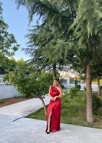 Diğer Kırmızı Drapeli Uzun Abiye Elbise