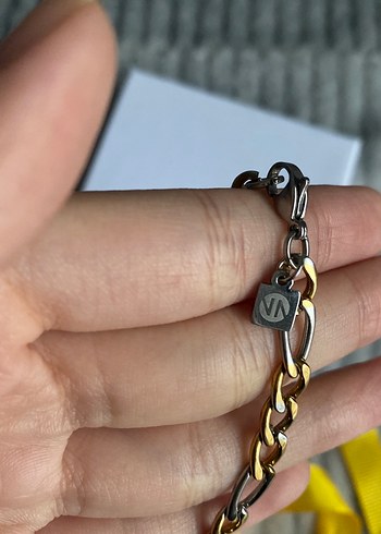 Beden Zincir Detaylı Altın Rengi Bileklik