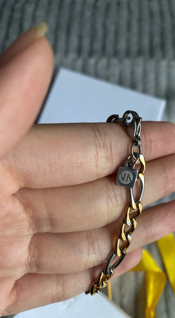 Zincir Detaylı Altın Rengi Bileklik - Görsel 3