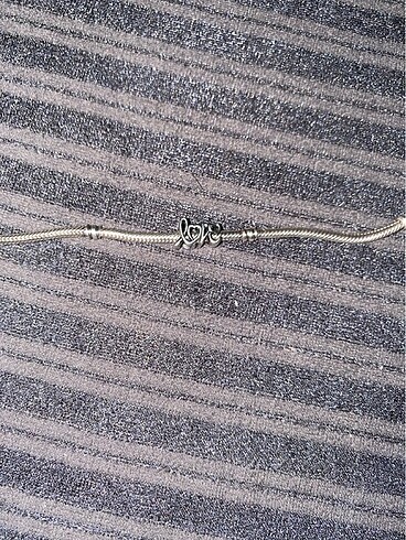 Beden Pandora love charm