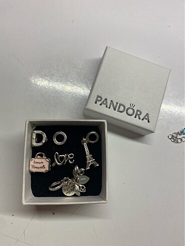 Pandora charmlar