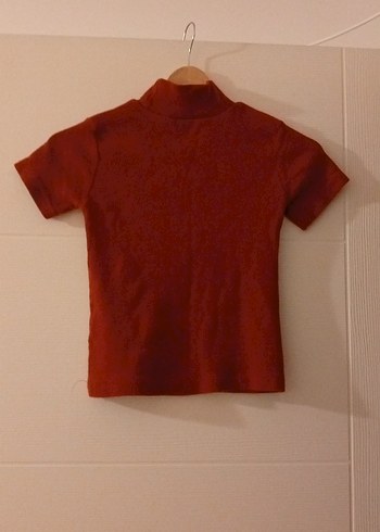 Kız Çocuk Kırmızı Yarım Balıkçı Yaka Tişört - Görsel 2