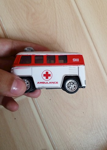Renkli Ambulans Oyuncak Araba