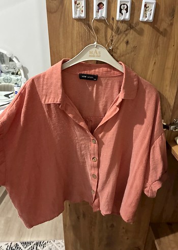 LC Waikiki Seftali Pembe Rahat Kesim Gomlek