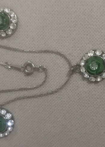 Diğer İnce Zincirli Yeşil İşlemeli Kadın Kolye küpe set