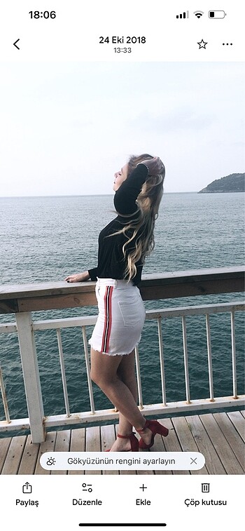 Beyaz şeritli kot etek