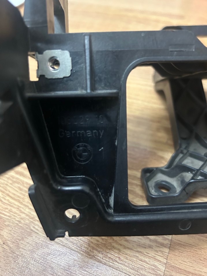 BMW e90 teyp iç çerçeve - Görsel 3