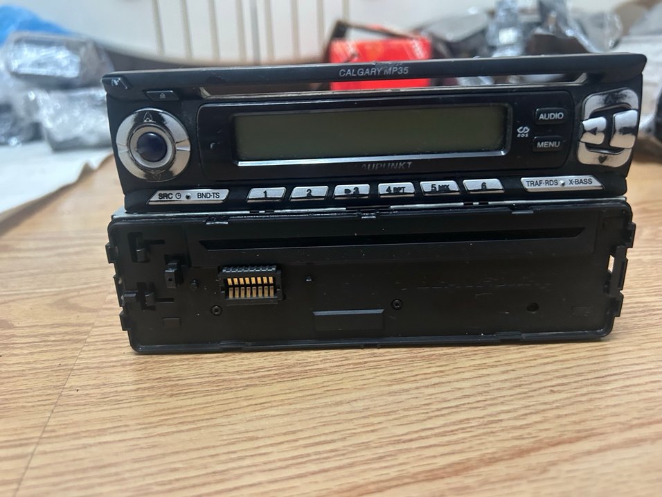 Calgary MP35 Siyah Müzik Sistemi - Görsel 3