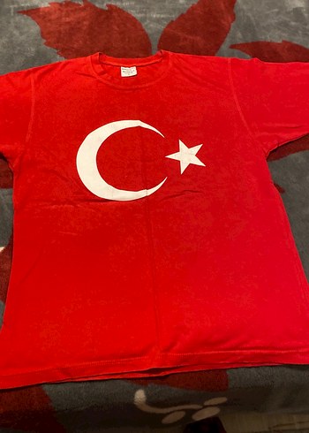 ATATÜRK ve BAYAK temalı çocuk tişörtleri 3 adet