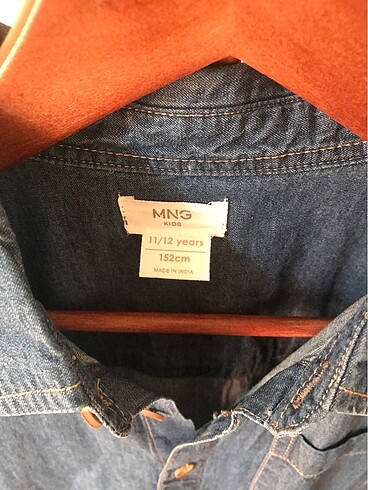11-12 Yaş Beden mavi Renk 12 yaş erkek çocuk için mango jean gömlek