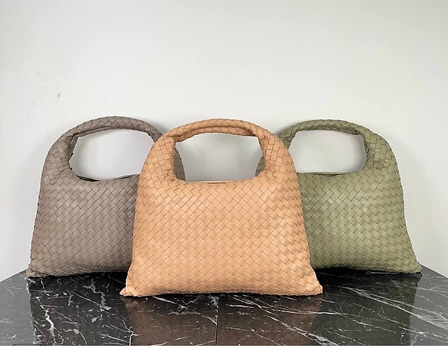 Beden Bottega Veneta Hop Bag Big
