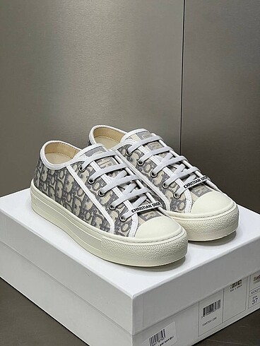 40 Beden gri Renk Dior Sneaker ve Miu Mont