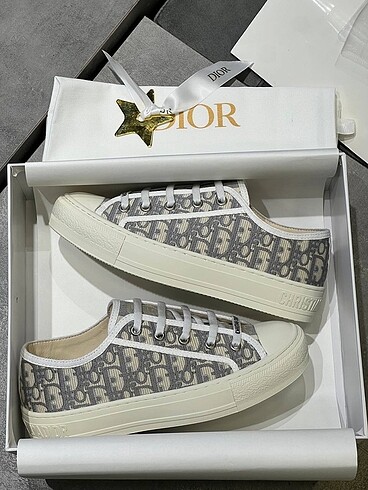 Dior Sneaker ve Miu Mont