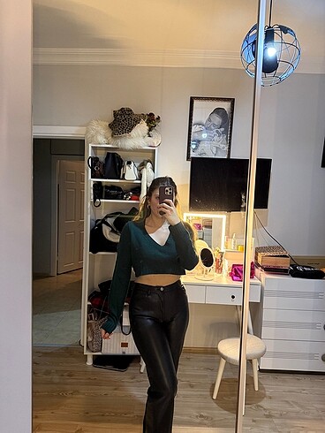 H&M zümrüt yeşili crop kazak