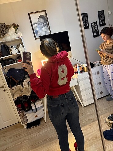38 Beden lacivert Renk Stradivarius yırtık detaylı jean