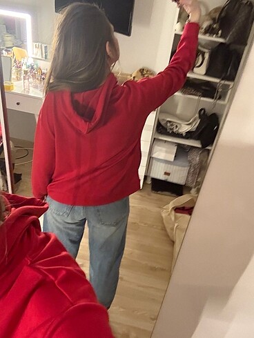 s Beden Stradivarius kırmızı sweatshirt