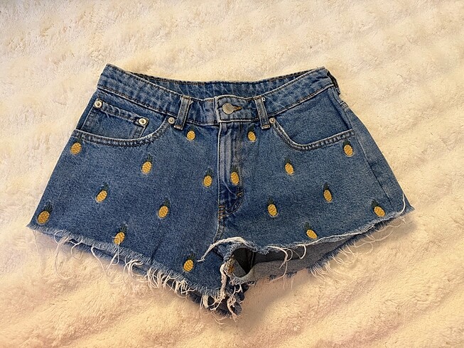 Pull and bear detaylı mini kot şort